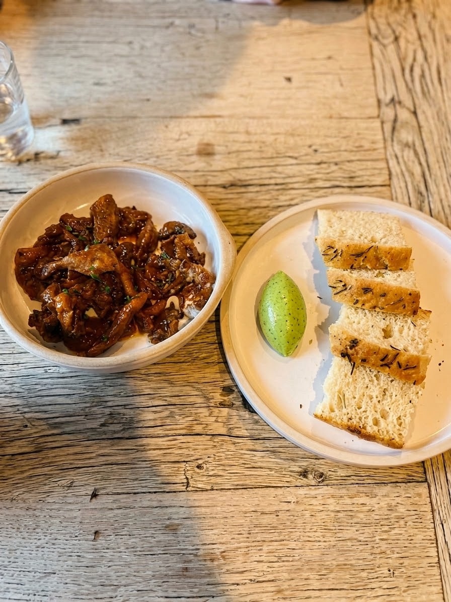 Buttermilk fried mushrooms and rosemary focaccia at the Blind Bull